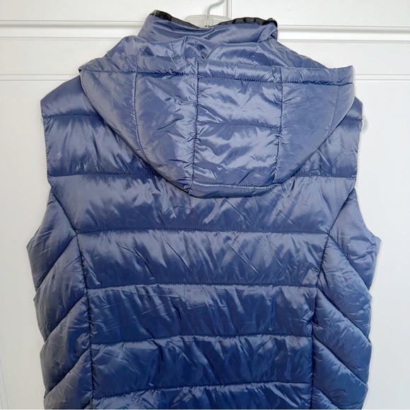 Entro Navy Hooded Puffer Vest Medium - Picture 6 of 15